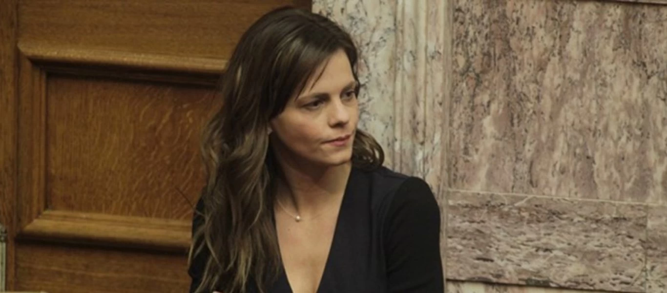 Ε.Αχτσιόγλου: «Με το ασφαλιστικό νομοσχέδιο επιβαρύνονται 9 στους 10 επαγγελματίες και χάνουν 9 στους 10 συνταξιούχους»